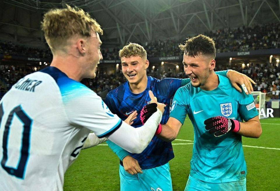 篮球员饮食与恢复方案（篮球运动员营养与恢复指南）