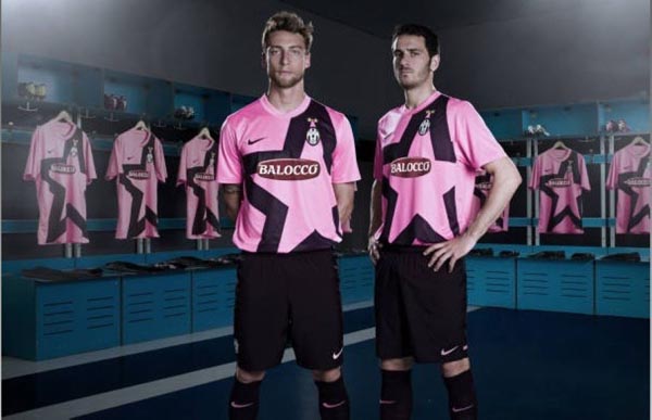 萨姆·索萨在单月击出 20 支全垒打，刷新了大联盟单月本垒打纪录