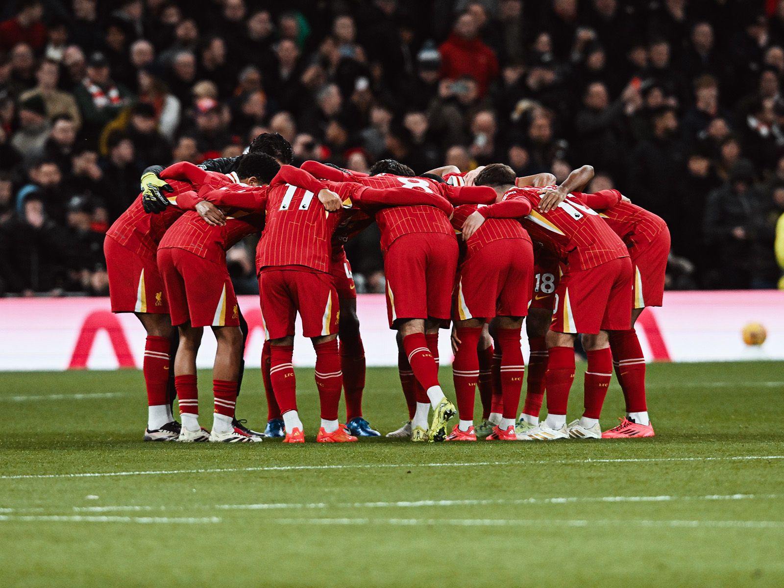 WTT总决赛：王楚钦／孙颖莎3-0林诗栋／蒯曼，收获两连胜